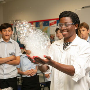 大连美国国际学校 |Careers - 04 - Feature Cards Pattern-Learning-light