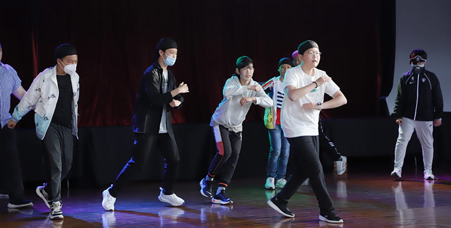 Middle School dance of the stage