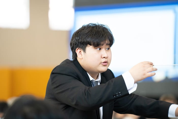 High school graduation ceremony music accompaniment