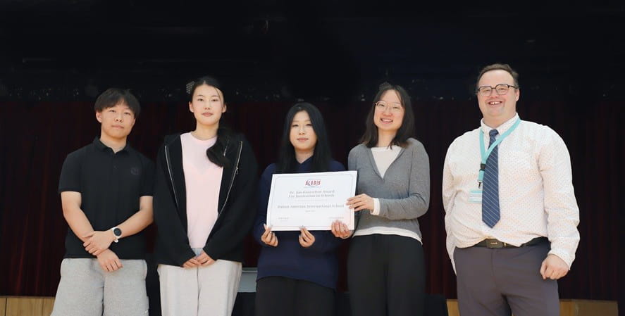 Sea Dragon Student Ambassadors received ACAMIS award