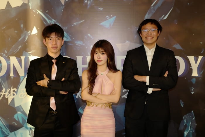 High school prom 2025